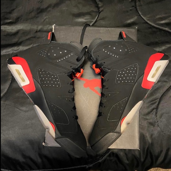 Jordan 6 2018 - Picture 2 of 4